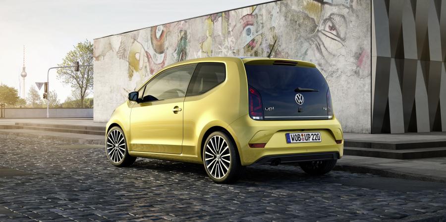  Volkswagen up! 3-Door 2016 года  (фото 22 из 25)